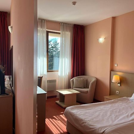 Hotel Orpheus - Casino And Spa Pamporowo Zewnętrze zdjęcie