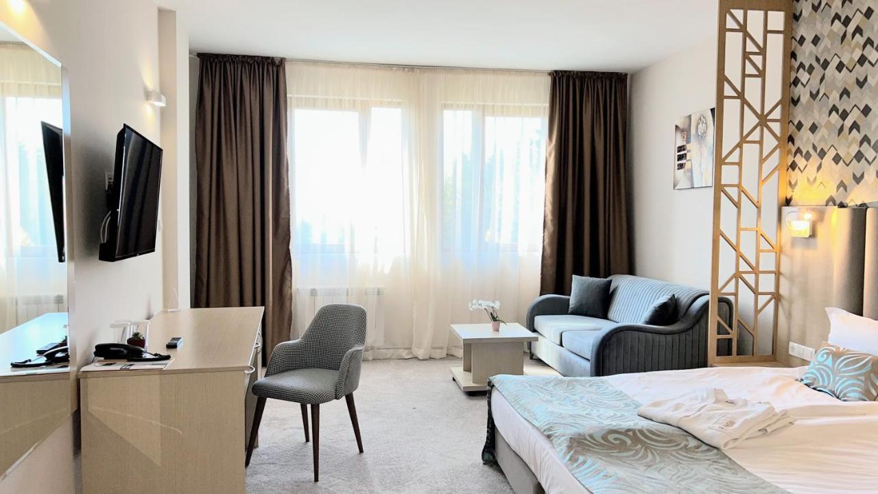 Hotel Orpheus - Casino And Spa Pamporowo Zewnętrze zdjęcie