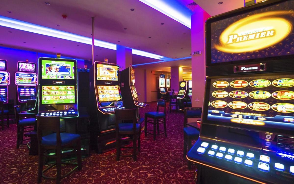 Hotel Orpheus - Casino And Spa Pamporowo Zewnętrze zdjęcie