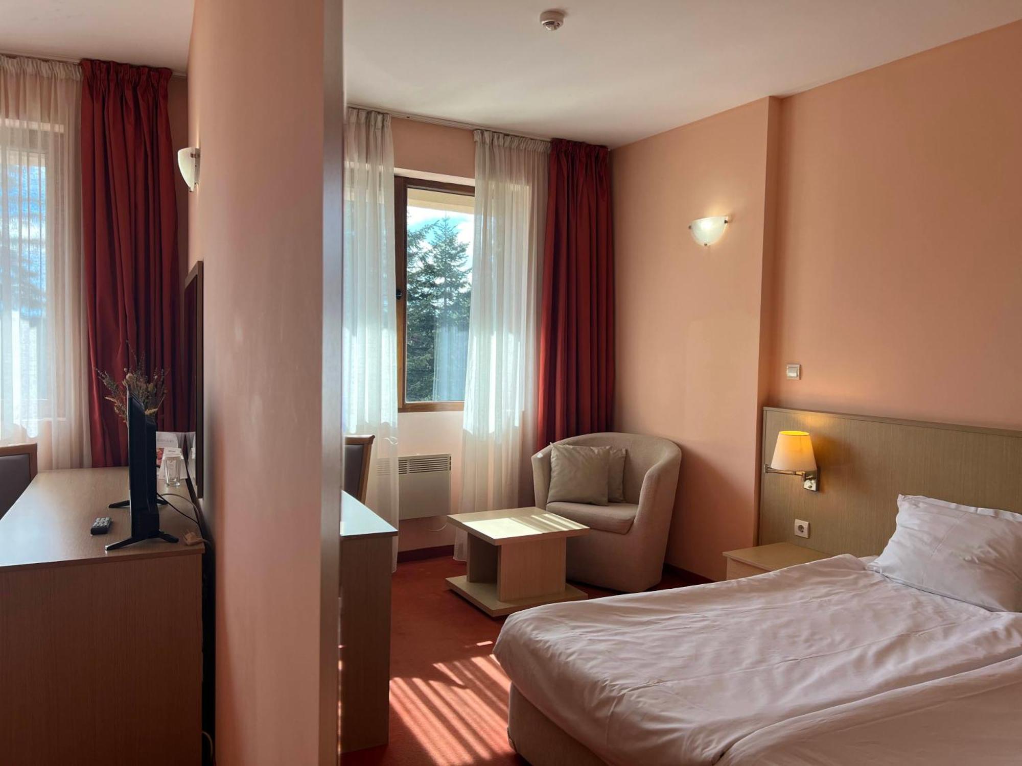 Hotel Orpheus - Casino And Spa Pamporowo Zewnętrze zdjęcie